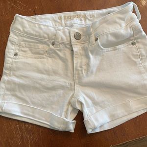 Size 2 white midi American Eagle shorts